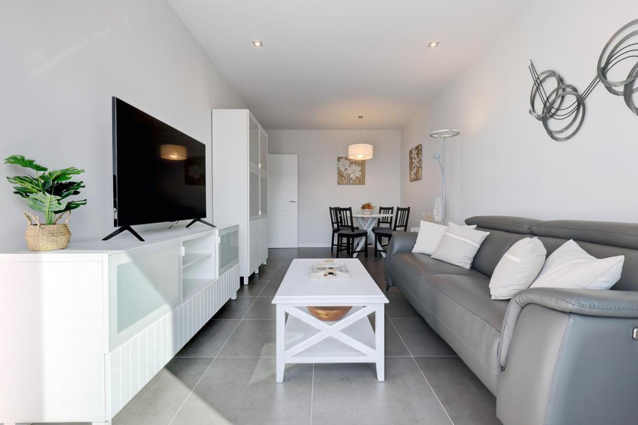 Brand New Apartment With Pool And Sea View In 马尔韦利亚 外观 照片